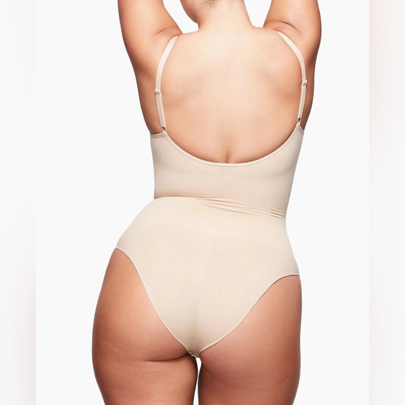 Skims seamless shape wear - Picture 2 of 2